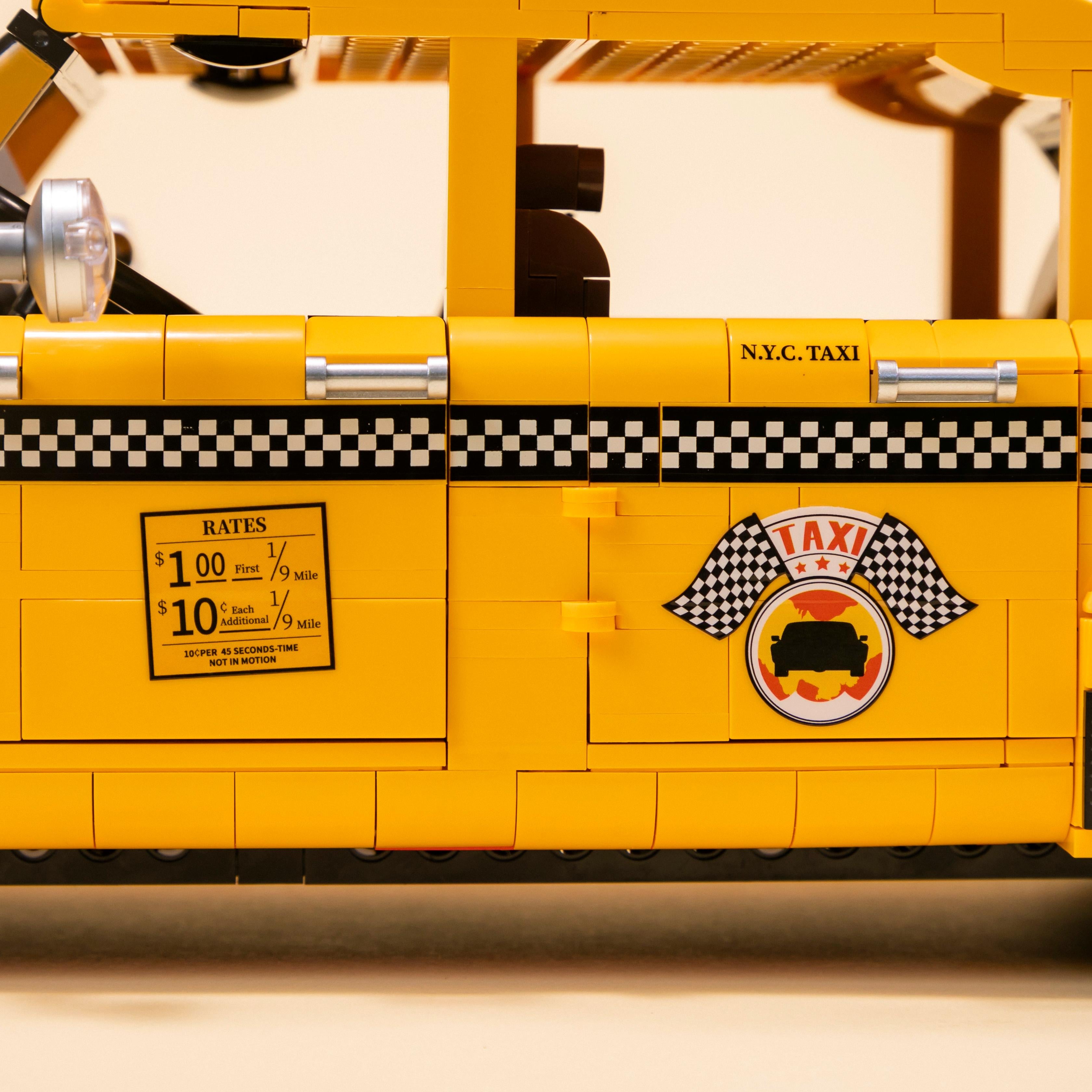 Pantasy New York Yellow Cab 85017 - Image 7 of 9 | TheBrickTube