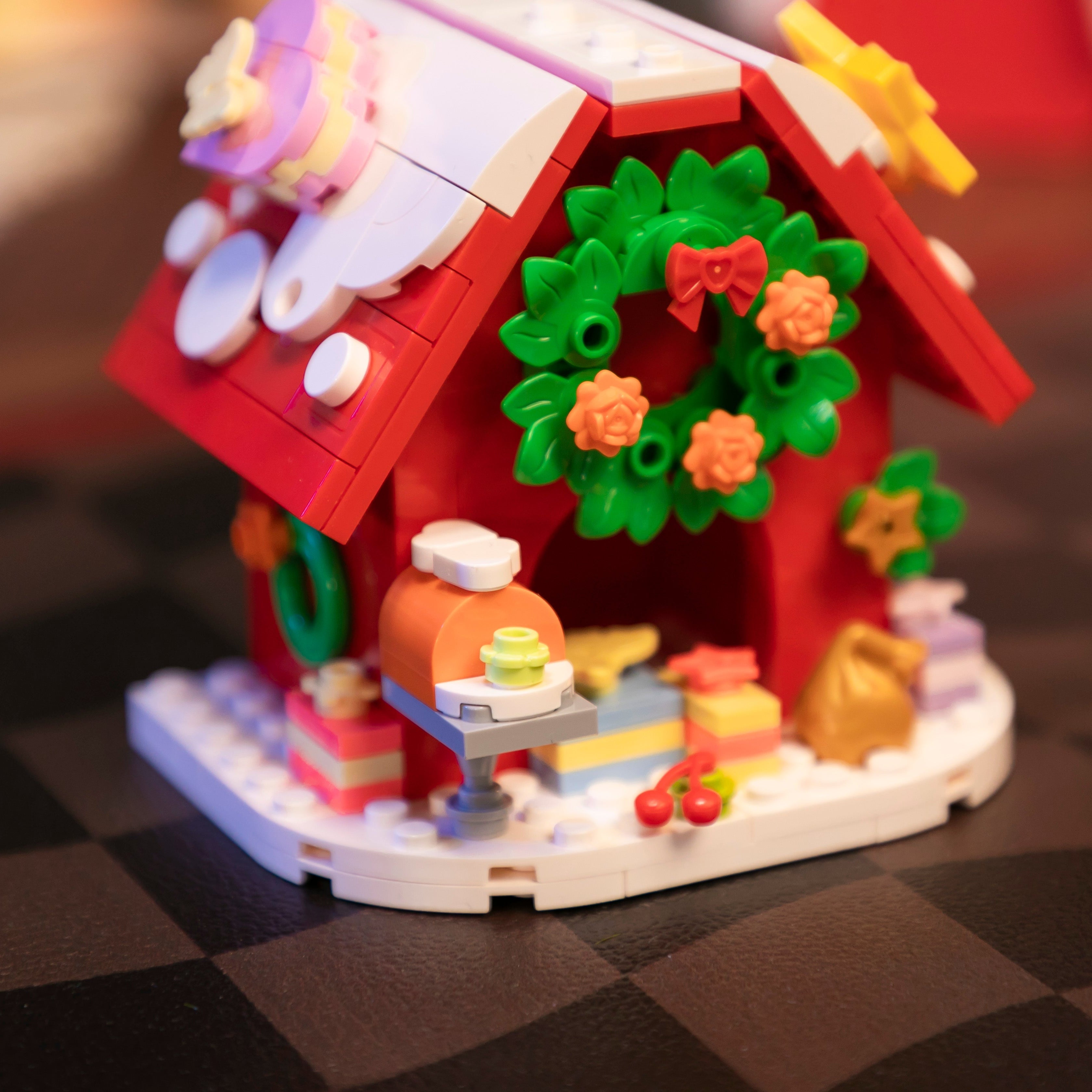 Pantasy x Snoopy Christmas Tree 86909 - Image 4 of 6 | TheBrickTube