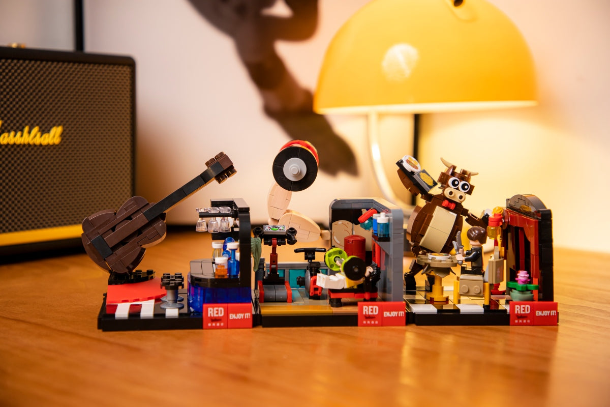 Pantasy x Radisson RED Bar Lounge 11004 - Image 2 of 2 | TheBrickTube