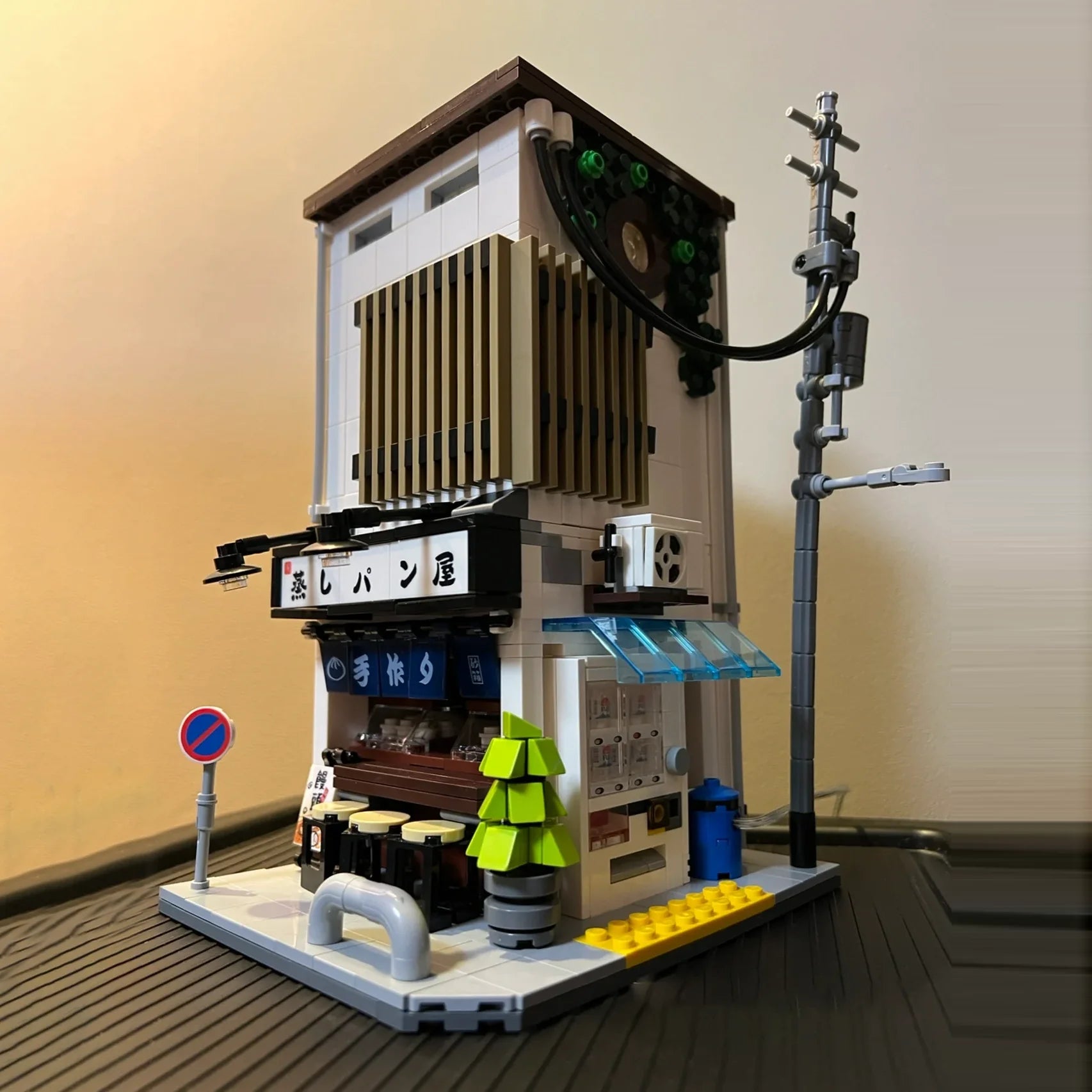 C66006 Japanese Steamed Bun House Creator Expert | Modular Building Blocks - Image 2 of 10 | TheBrickTube