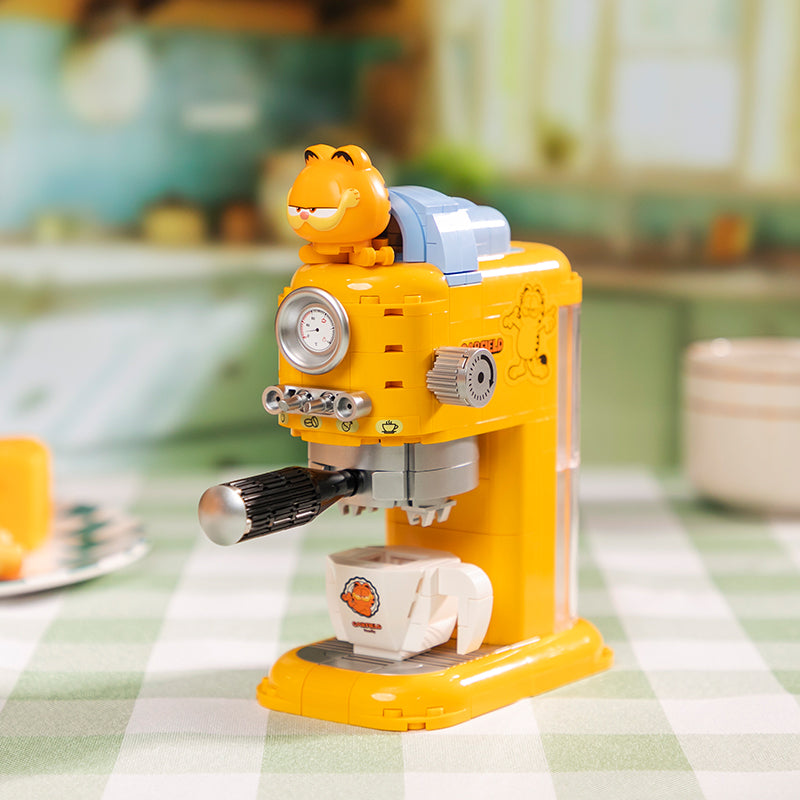 Pantasy x Garfield Fantastic Machines Series Coffee Maker 86812 - Image 2 of 4 | TheBrickTube
