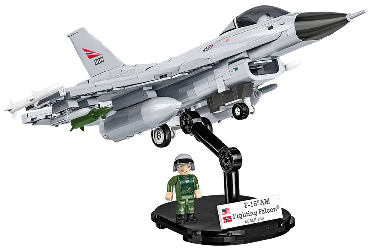 F-16 AM Fighting Falcon Fighter Building Set - Image 4 of 6 | TheBrickTube