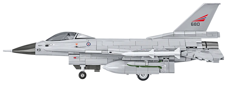 F-16 AM Fighting Falcon Fighter Building Set - Image 5 of 6 | TheBrickTube