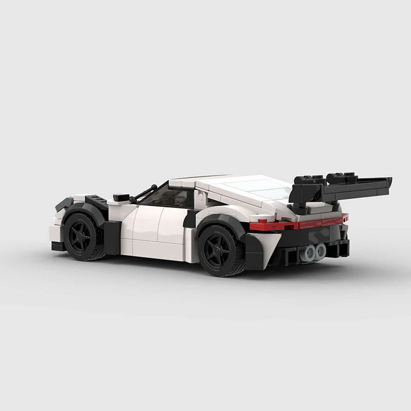 Porsche 911 GT3RS 992 brick model - side profile view - TheBrickTube