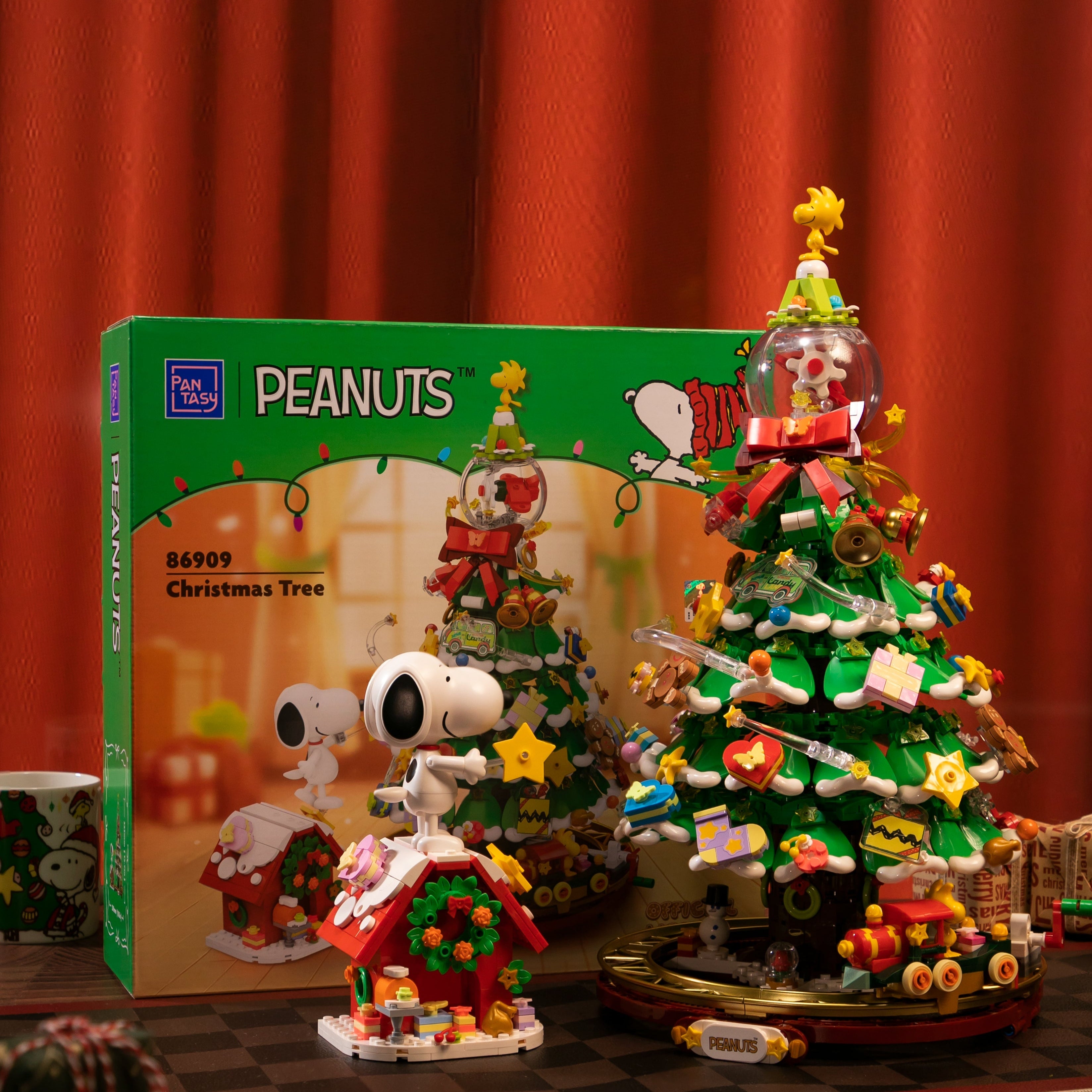 Pantasy x Snoopy Christmas Tree 86909 - Image 6 of 6 | TheBrickTube