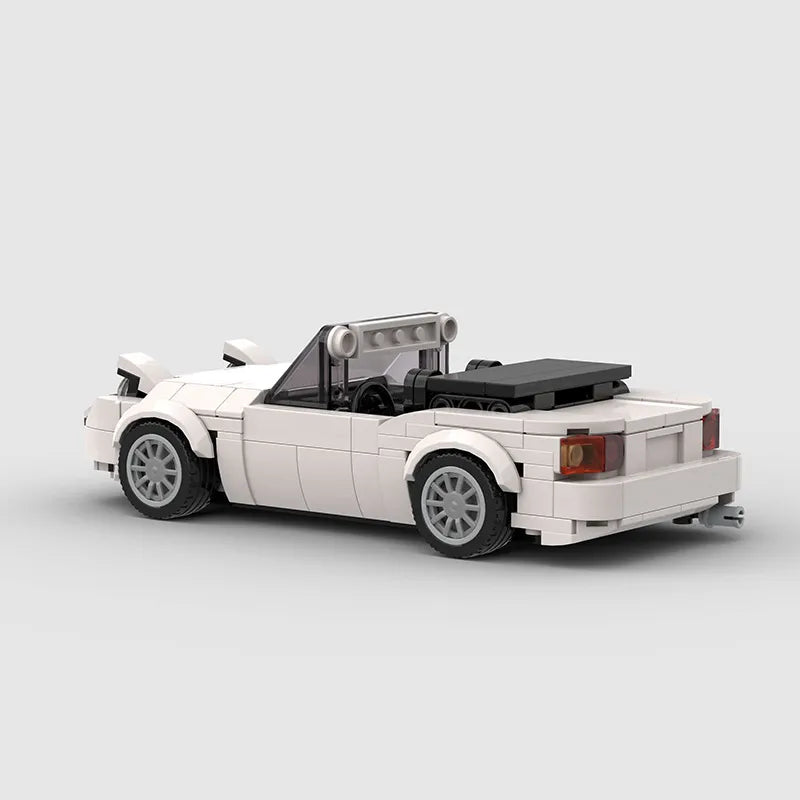 Mazda MX5 NA/Miata White brick model - three-quarter view - TheBrickTube