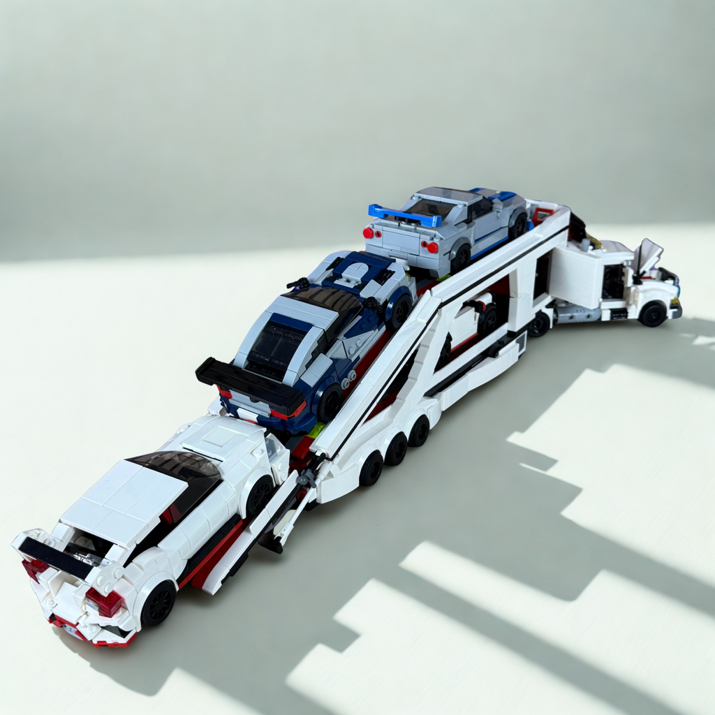 The Big Rig Car Transporter brick model - detail close-up - TheBrickTube