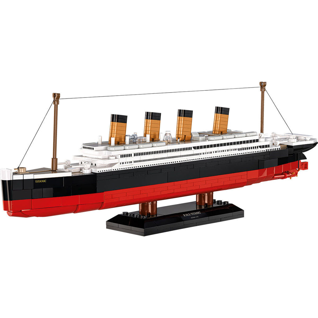 R.M.S. Titanic Ocean Liner Building Set - Image 6 of 6 | TheBrickTube