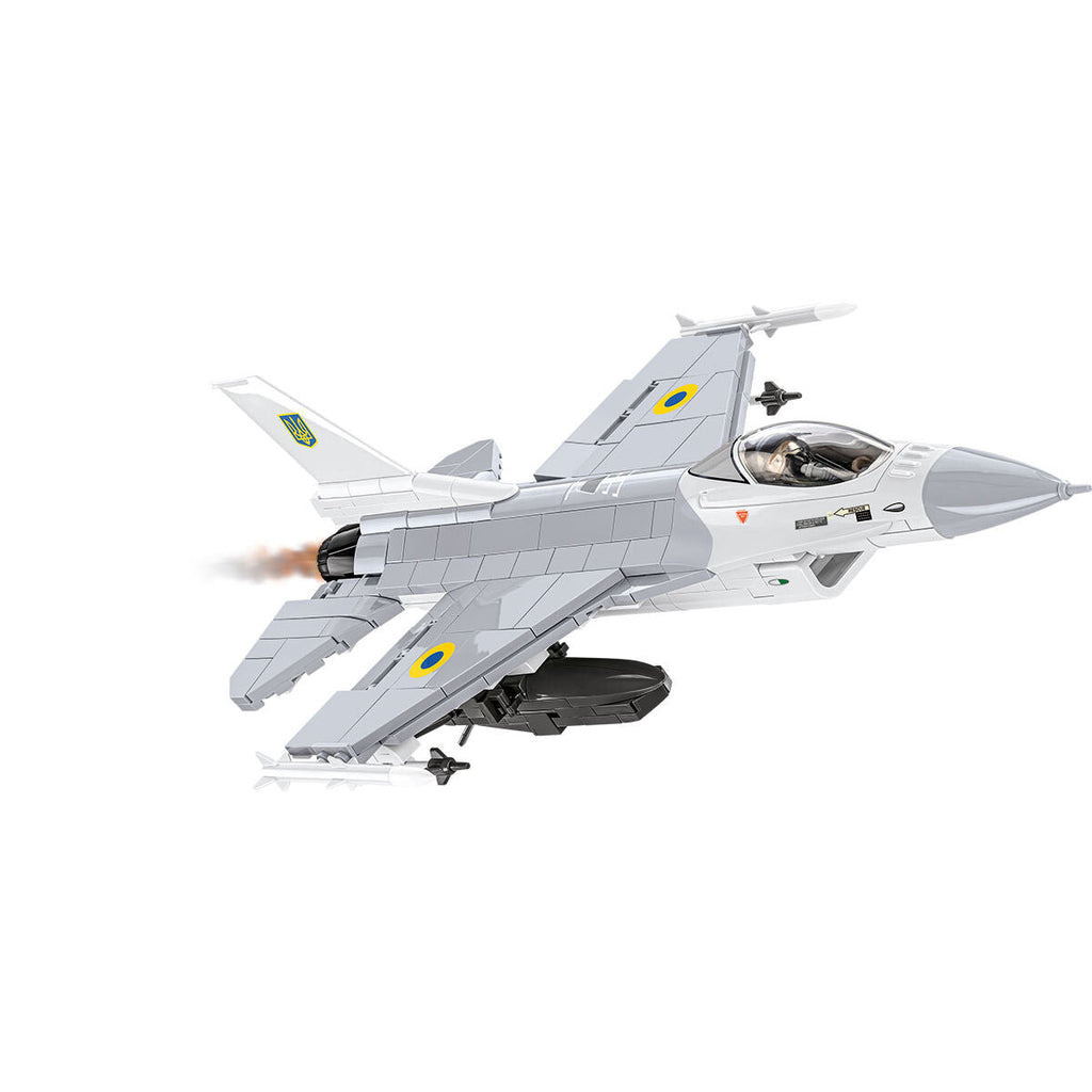 F-16 AM Fighting Falcon Fighter Building Set - Image 5 of 6 | TheBrickTube