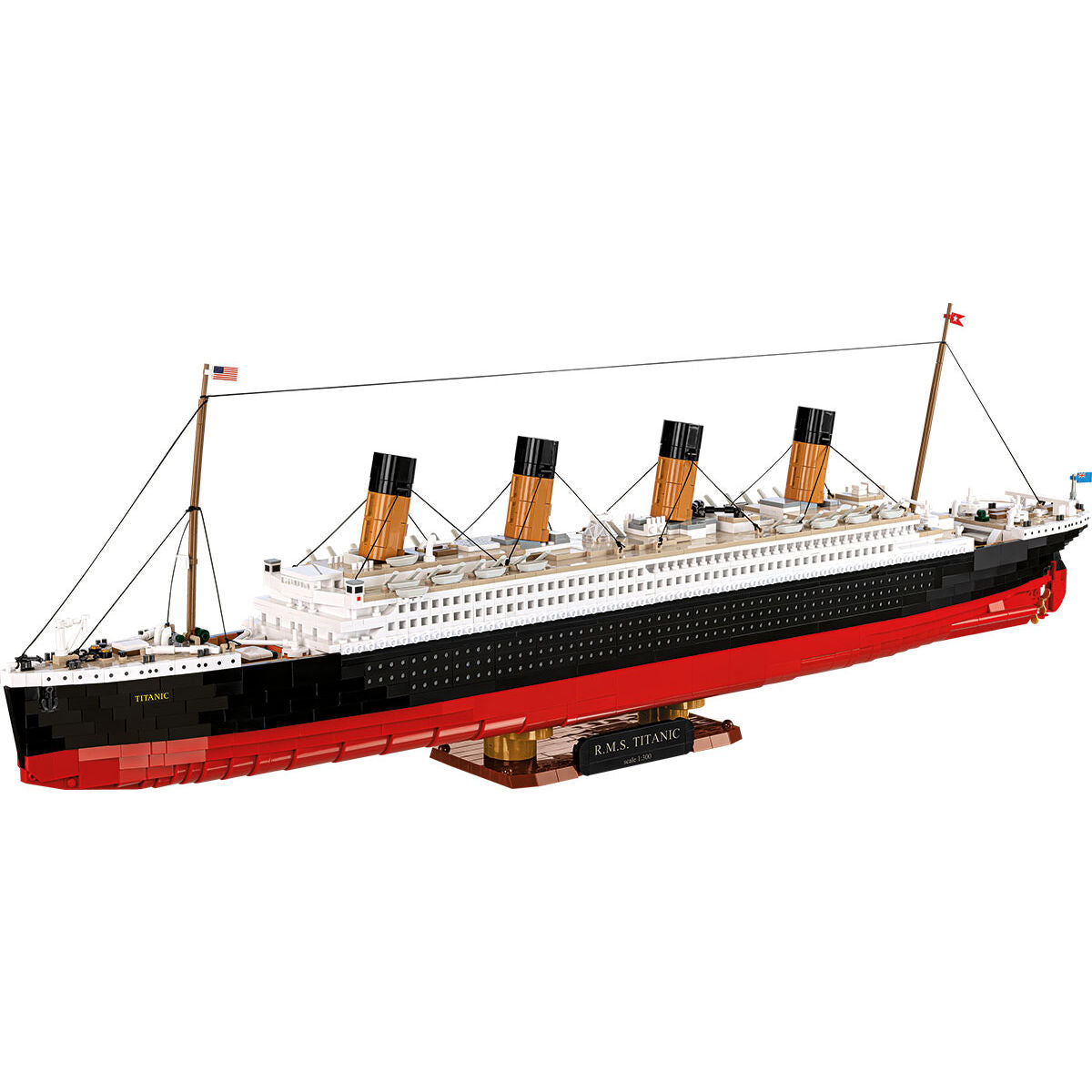 R.M.S. Titanic 1:300 Scale Building Set - Image 5 of 6 | TheBrickTube