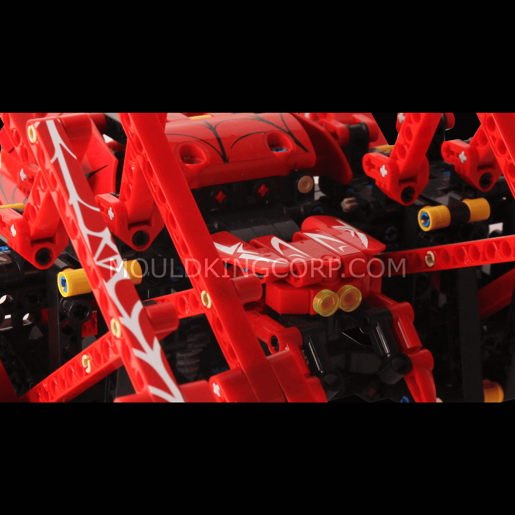 15053 Remote Control Moving Spider Building Set | 818 PCS - Image 3 of 6 | TheBrickTube
