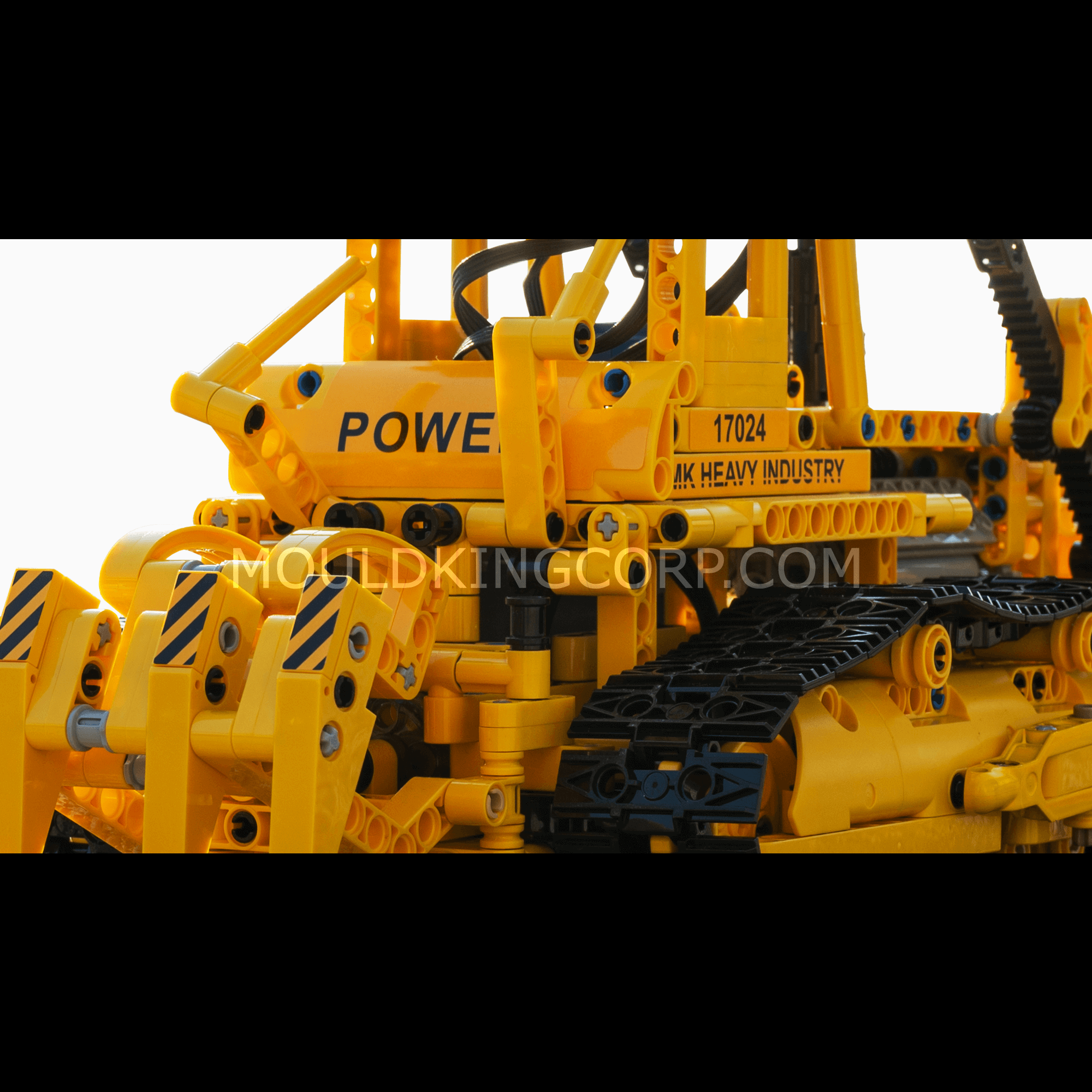 17024 D8K Bulldozer Remote Controlled Building Set | 1,003 PCS - Image 5 of 6 | TheBrickTube