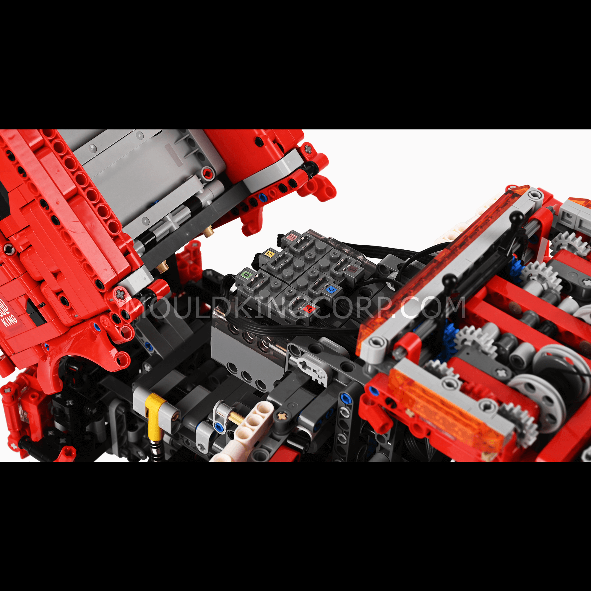 17027 Remote Controlled Fire & Rescue Truck Building Set | 4,883 Pcs - Image 4 of 6 | TheBrickTube