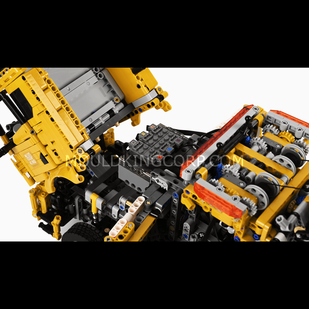 17028 Remote Controlled Fire & Rescue Truck Building Set | 4,883 PCS - Image 2 of 6 | TheBrickTube