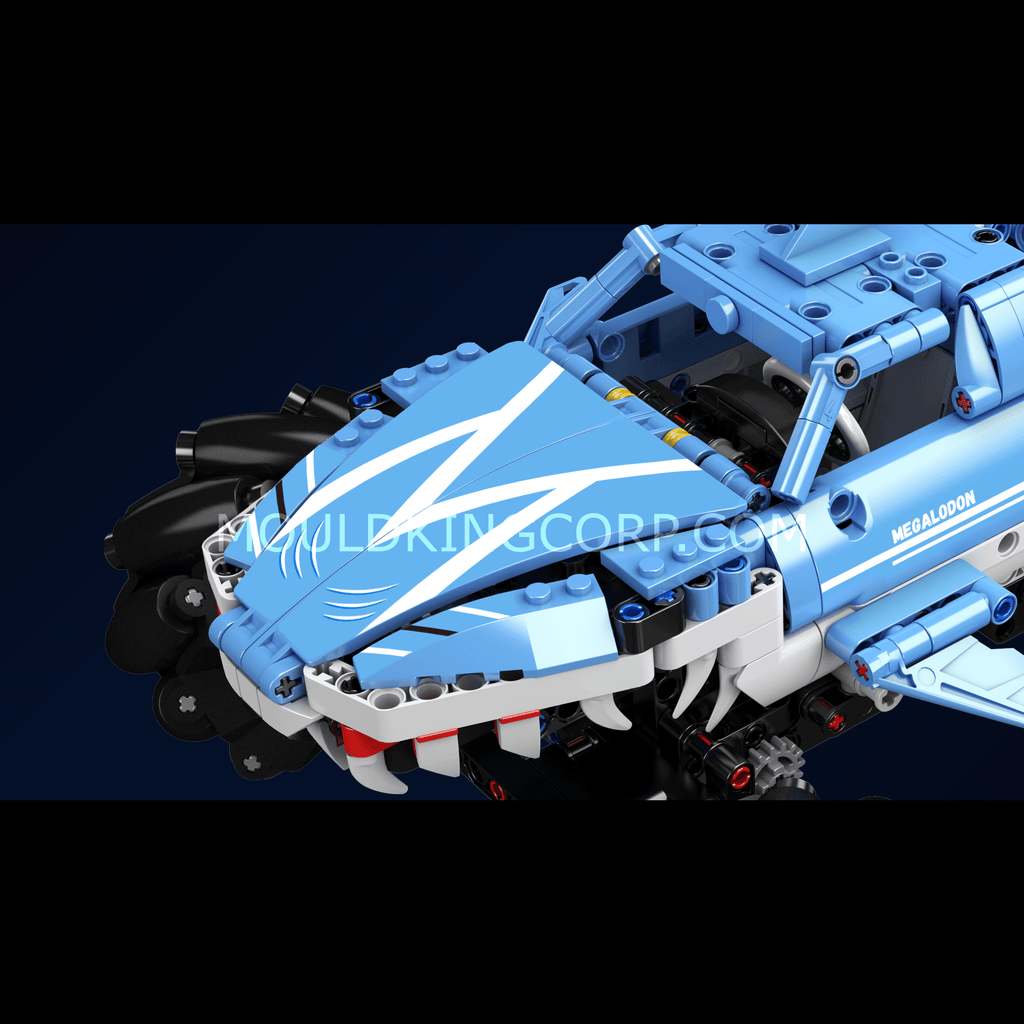 18032 Remote Controlled Monster Truck Megalodon Building Set | 786 Pcs - Image 2 of 6 | TheBrickTube
